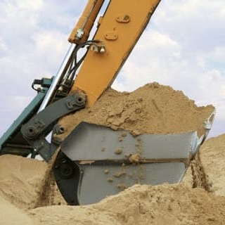 Песок с доставкой: удобство и выгода для строительства